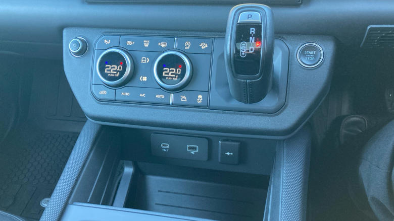 Land Rover Defender 2.0 P300 X-Dynamic HSE 90 3dr Auto Petrol Estate